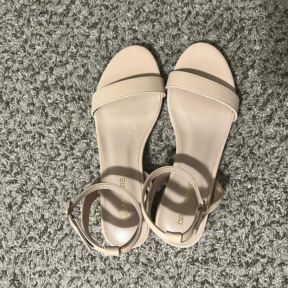 NEW Dream Pairs Women's Beige Strappy Low Block Heels - Picture 3 of 3